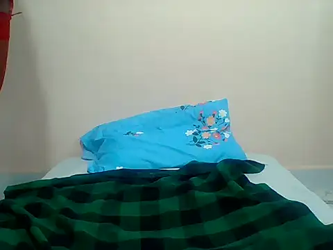Snapshot of Amanda-Flower chatting on 07-14-26, 10:21 Amanda-Flower online show from 07-14-26, 10:21