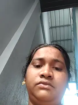 Snapshot of RiyaHot chatting on 07-16-26, 01:22 RiyaHot online show from 07-16-26, 01:22