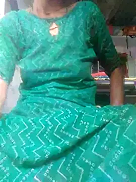 Snapshot of Aradhna-104 chatting on 08-06-26, 04:14 Aradhna-104 online show from 08-06-26, 04:14