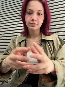 Snapshot of Lilly__Kiss chatting on 07-20-26, 07:11 Lilly Kiss online show from 07-20-26, 07:11