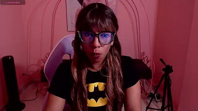 Snapshot of Ariavelvett_ chatting on 07-23-26, 07:28 Ariavelvett online show from 07-23-26, 07:28