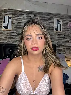 Snapshot of PamelaScothh chatting on 07-19-26, 02:48 PamelaScothh online show from 07-19-26, 02:48