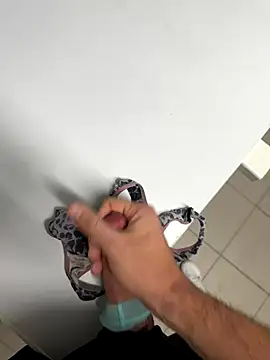 Snapshot of swissboy22 chatting on 10-18-25, 12:28 swissboy22 online show from 10-18-25, 12:28