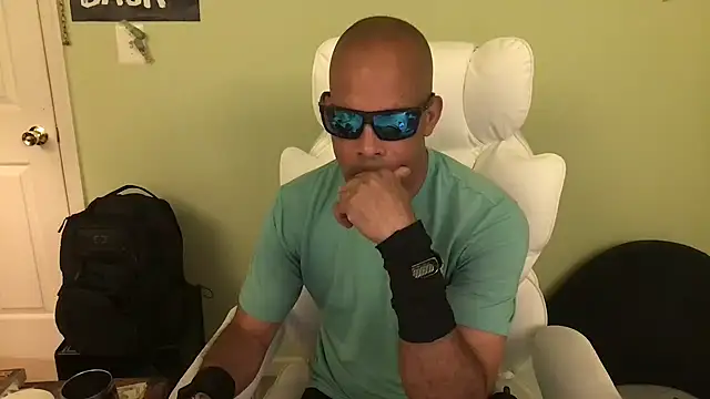 Snapshot of Roman_Sebastian chatting on 07-20-26, 01:42 Roman Sebastian online show from 07-20-26, 01:42