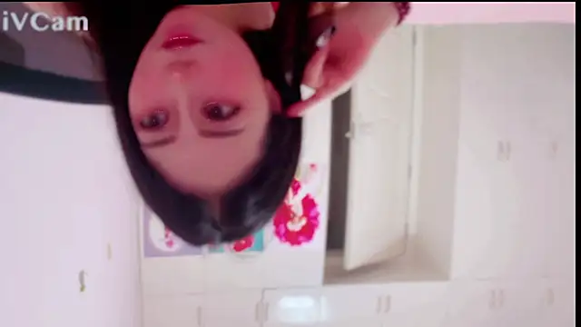 Snapshot of Lili-baby chatting on 07-23-26, 04:43 Lili-baby online show from 07-23-26, 04:43