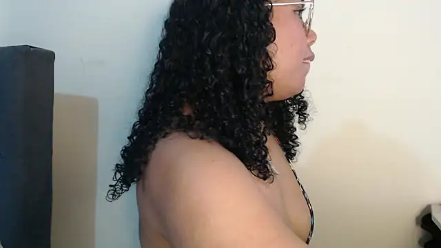 Snapshot of Malejaa-A chatting on 08-09-26, 10:26 Malejaa-A online show from 08-09-26, 10:26