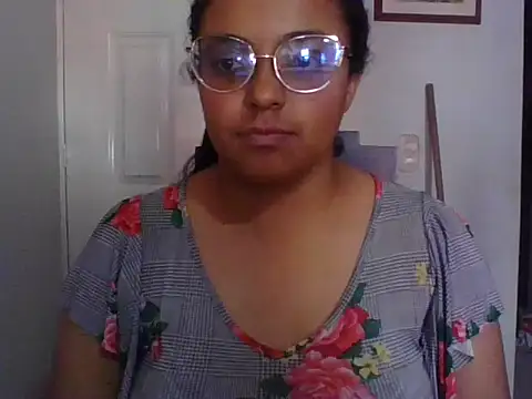 Snapshot of Valeryyyy_ chatting on 07-23-26, 07:45 Valeryyyy online show from 07-23-26, 07:45
