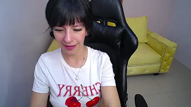 Snapshot of AlanaMoon_ch chatting on 07-28-26, 04:39 AlanaMoon ch online show from 07-28-26, 04:39