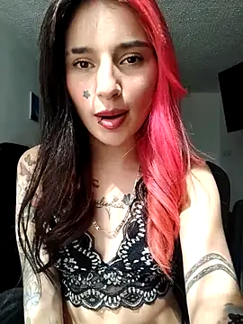 Snapshot of Ale_moon chatting on 07-30-26, 07:35 Ale moon online show from 07-30-26, 07:35
