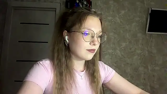 Snapshot of SeeBenberry chatting on 08-04-26, 03:25 SeeBenberry online show from 08-04-26, 03:25