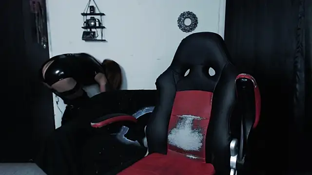 april simons2 online show from 01-12-25, 10:34