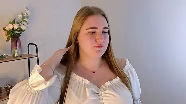Snapshot of HaileyClifford chatting on 08-06-26, 10:17 HaileyClifford online show from 08-06-26, 10:17