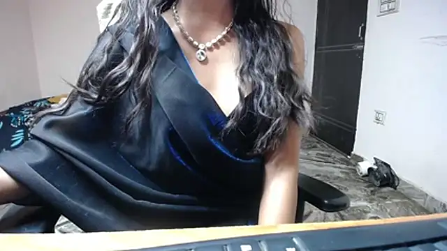 Lyra luxe online show from 08-02-26, 07:45