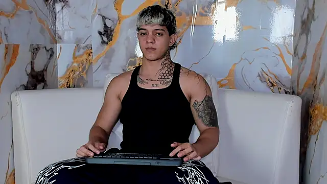 Noah  Browm online show from 08-01-26, 07:35