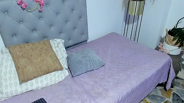 IsabellaReinaa online show from 07-31-26, 12:37