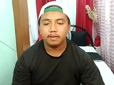 Snapshot of davidhotdesire chatting on 07-31-26, 03:33 davidhotdesire online show from 07-31-26, 03:33