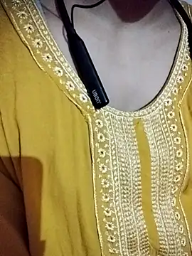 Pooja kumari 001 online show from 07-31-26, 04:39