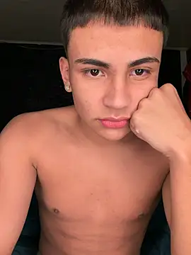 Snapshot of baby_dan chatting on 08-04-26, 03:53 baby dan online show from 08-04-26, 03:53