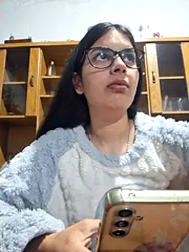 Snapshot of Brilenn chatting on 08-02-26, 04:55 Brilenn online show from 08-02-26, 04:55