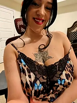Snapshot of LyannaGardner chatting on 08-02-26, 01:26 LyannaGardner online show from 08-02-26, 01:26