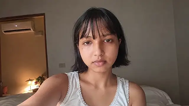 Snapshot of Sharvari-94 chatting on 08-01-26, 08:52 Sharvari-94 online show from 08-01-26, 08:52