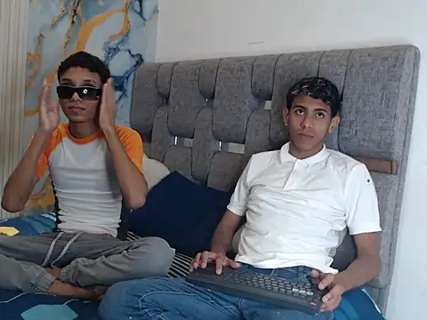 Snapshot of RED_ZONE_BOYS chatting on 08-05-26, 02:42 RED ZONE BOYS online show from 08-05-26, 02:42