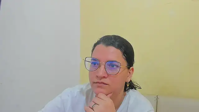 MARILYN GARCIA online show from 04-01-26, 01:12