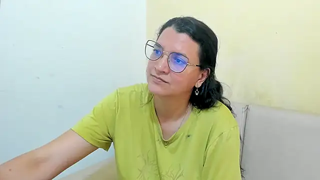 Snapshot of MARILYN_GARCIA chatting on 05-08-26, 03:17 MARILYN GARCIA online show from 05-08-26, 03:17