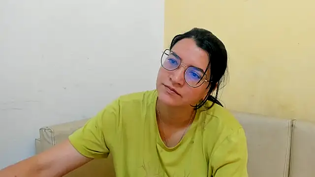 Snapshot of MARILYN_GARCIA chatting on 05-12-26, 04:04 MARILYN GARCIA online show from 05-12-26, 04:04