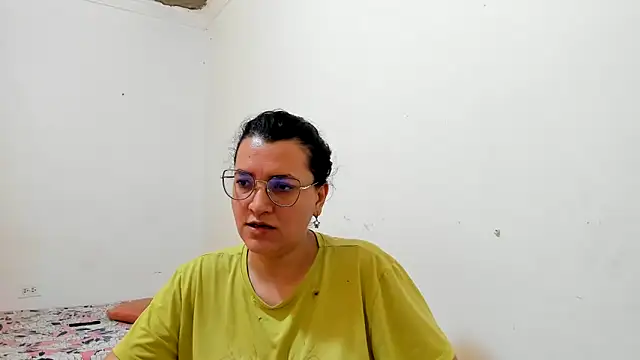 MARILYN GARCIA online show from 06-12-26, 04:06