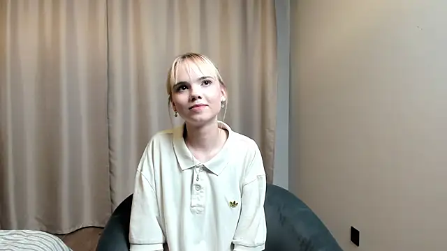 Snapshot of SauVitale chatting on 08-06-26, 05:37 SauVitale online show from 08-06-26, 05:37