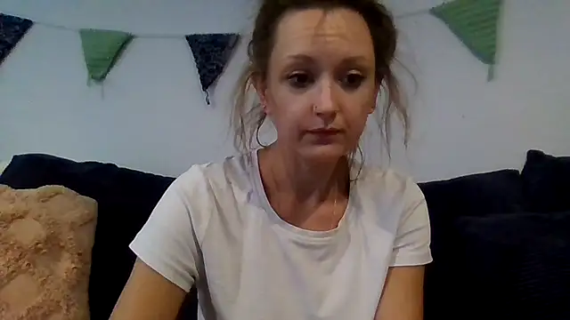 Snapshot of sensins_ chatting on 08-06-26, 05:04 sensins online show from 08-06-26, 05:04