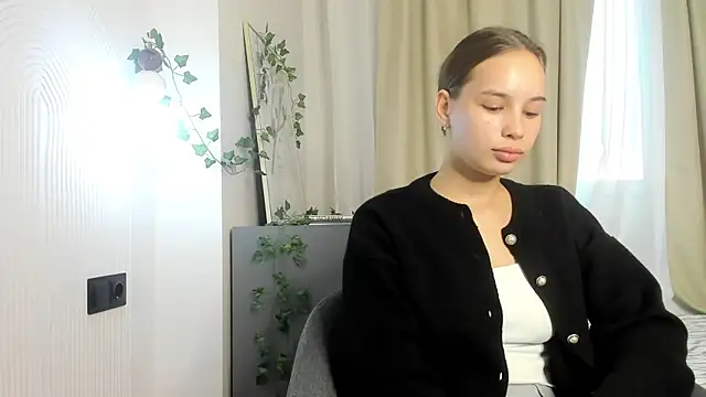 MedaRiesenweber online show from 08-07-26, 03:36