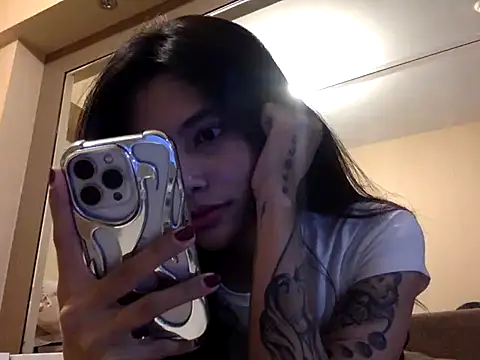 Snapshot of flowgirl chatting on 08-08-26, 10:17 flowgirl online show from 08-08-26, 10:17