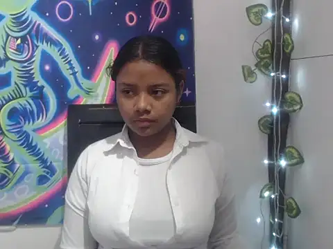 Snapshot of lau_sofia21 chatting on 08-08-26, 12:40 lau sofia21 online show from 08-08-26, 12:40