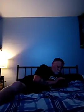 Snapshot of slickdick420000 chatting on 08-08-26, 07:32 slickdick420000 online show from 08-08-26, 07:32
