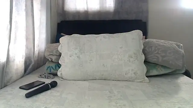 leanna23 online show from 02-15-26, 07:51