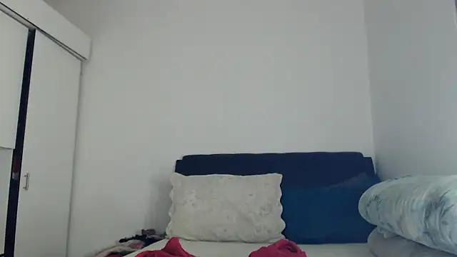 Snapshot of leanna23 chatting on 07-12-26, 11:51 leanna23 online show from 07-12-26, 11:51