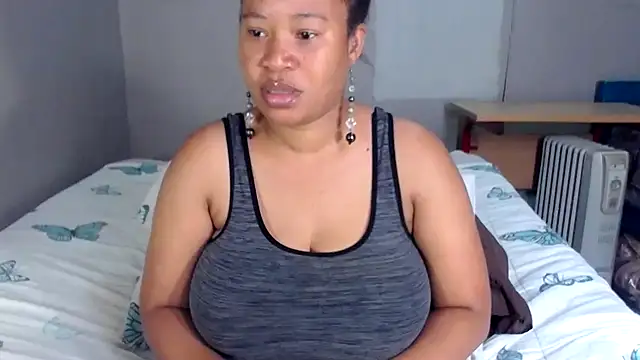 Snapshot of BigAreola26 chatting on 01-21-25, 06:54 BigAreola26 online show from 01-21-25, 06:54