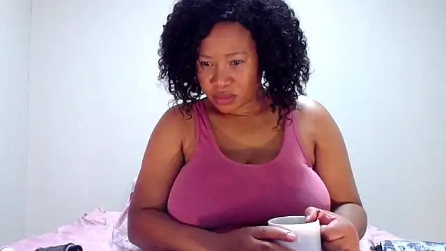 Snapshot of BigAreola26 chatting on 02-21-25, 04:26 BigAreola26 online show from 02-21-25, 04:26