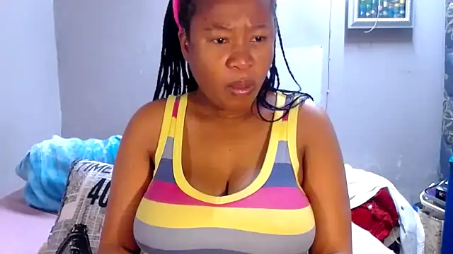 Snapshot of BigAreola26 chatting on 09-30-25, 03:33 BigAreola26 online show from 09-30-25, 03:33