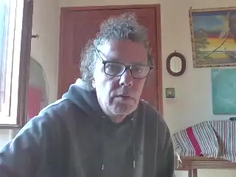 Snapshot of gianlux128bis chatting on 02-04-25, 12:00 gianlux128bis online show from 02-04-25, 12:00