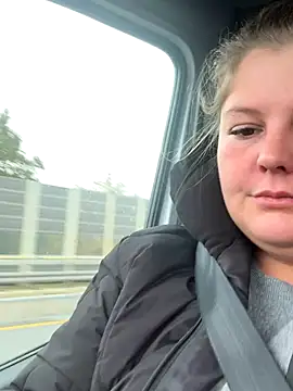 Snapshot of BootyLola chatting on 10-29-25, 09:33 BootyLola online show from 10-29-25, 09:33