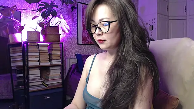 Koreanowner online show from 11-13-25, 03:55