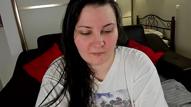 Snapshot of MarySwon chatting on 02-25-25, 06:31 MarySwon online show from 02-25-25, 06:31