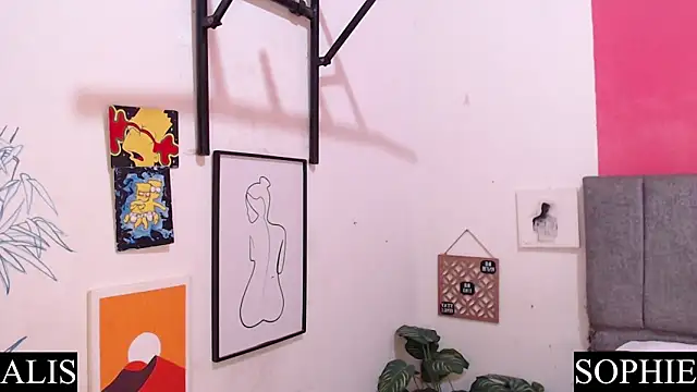 Snapshot of Sophie_And_Alis chatting on 03-09-25, 01:48 Sophie And Alis online show from 03-09-25, 01:48