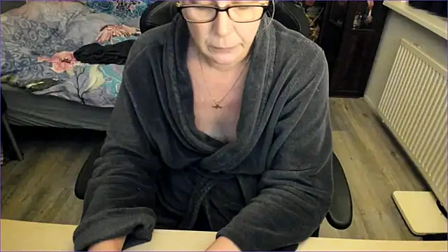 minoesje37 online show from 12-15-24, 08:25