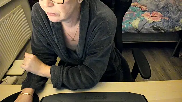 minoesje37 online show from 01-15-25, 08:26