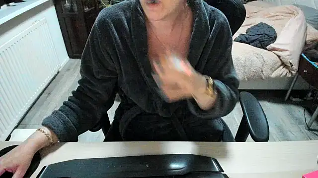 minoesje37 online show from 03-16-25, 08:32