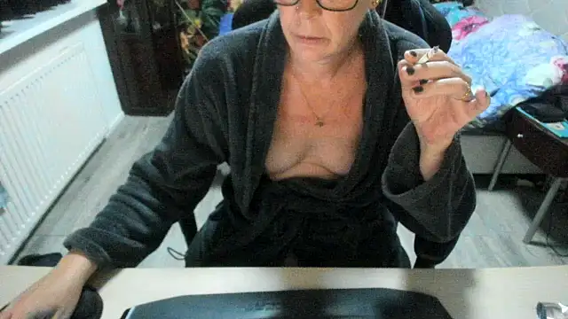 minoesje37 online show from 10-01-25, 07:53